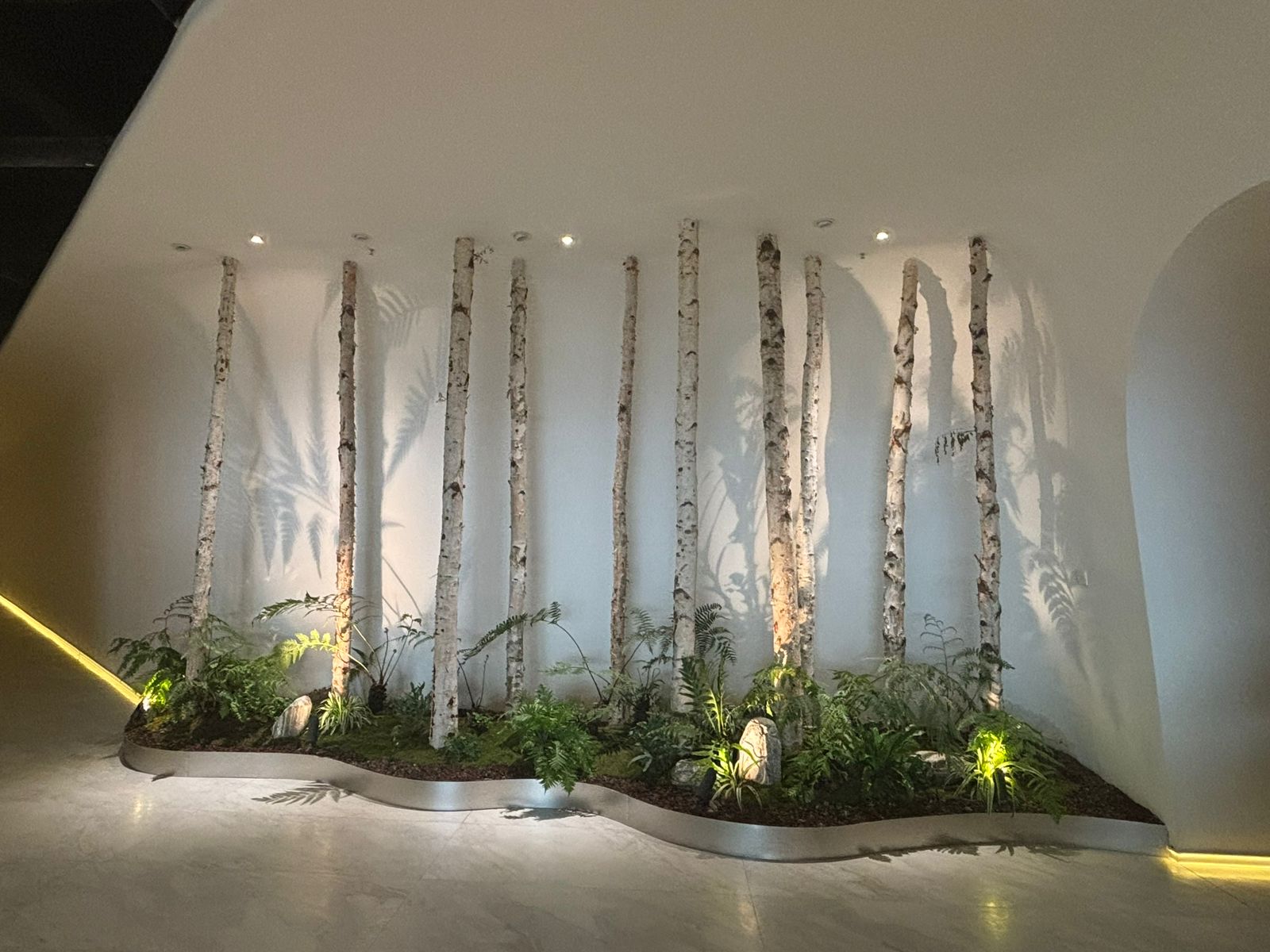 Indoor garden installation